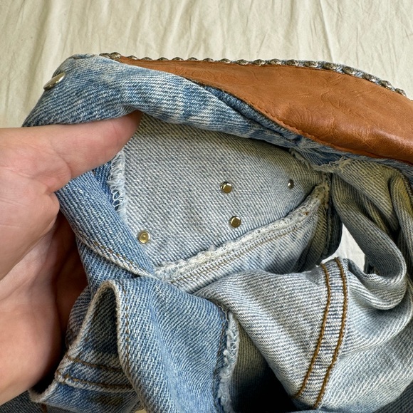 Vintage Streets Ahead Denim Jean Leather Vest Size M 100% Cotton Western Pins - Picture 13 of 15